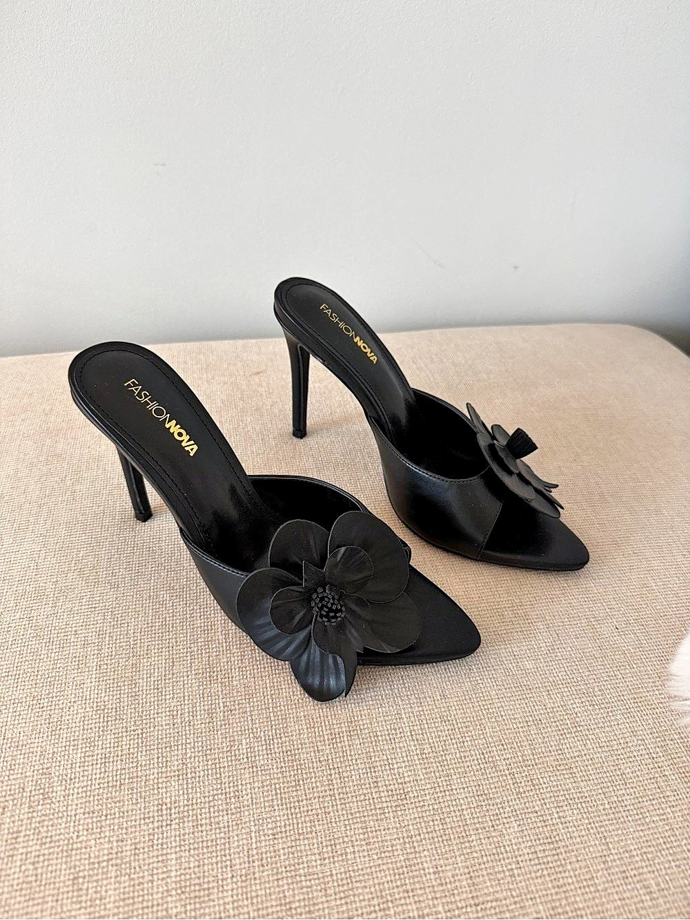 Fashion Nova Black Floral Pointed-Toe Heels Brand New